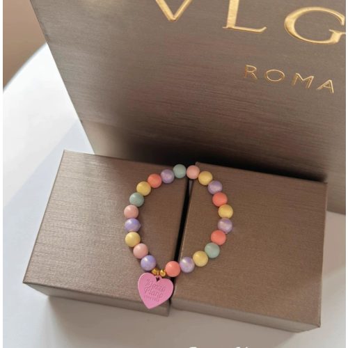 Színes gyöngyös szív alakú nyaklánc